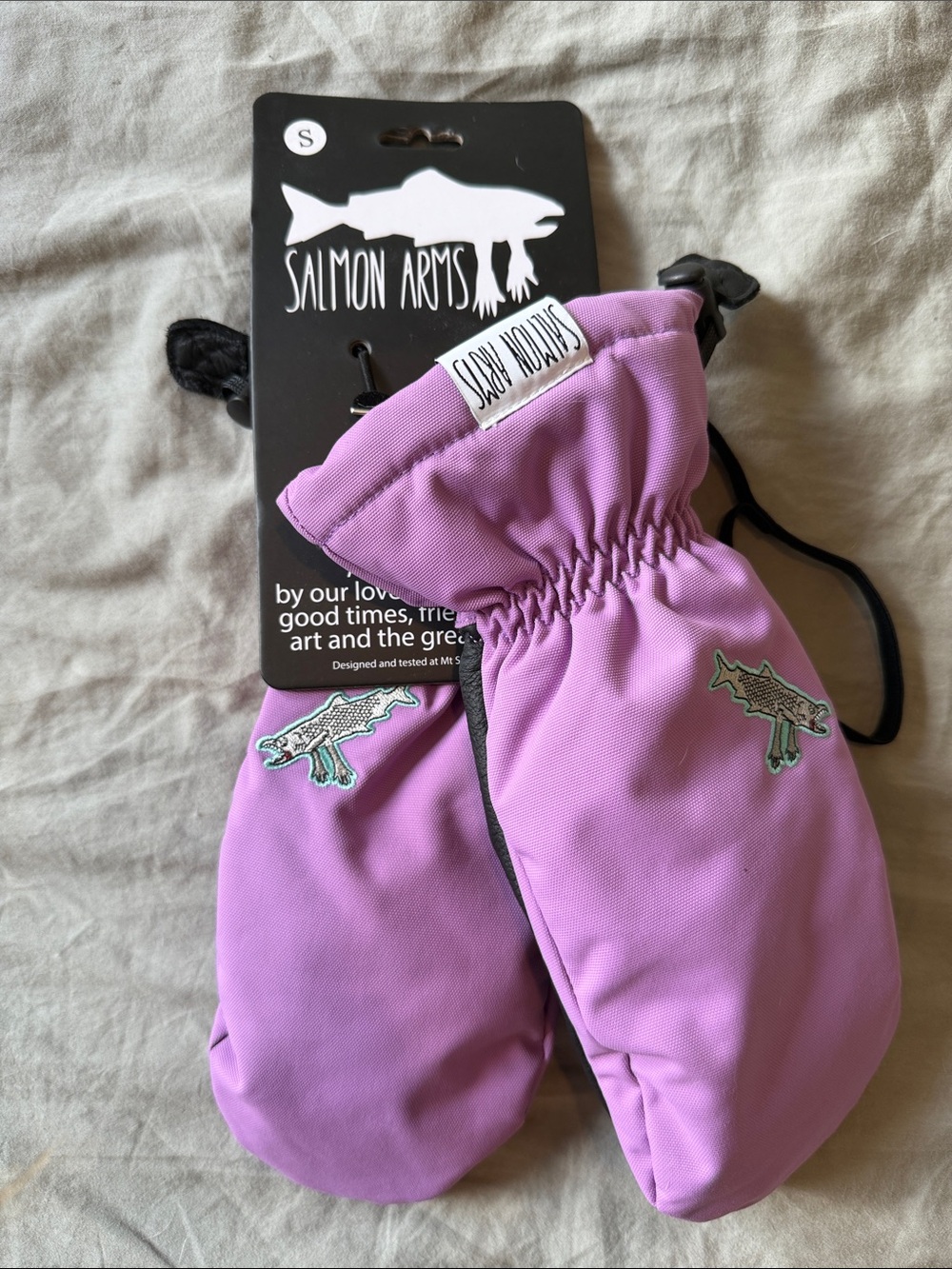 Salmon Arms Gloves